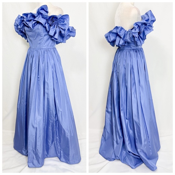 Elegant Off-Shoulder Blue Gown - Picture 2 of 9